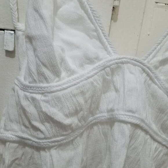 NWT WHITE WOVEN TANK OPEN BACK TOP - Picture 7 of 7